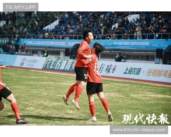 今日足球快讯：多队备战新赛季转会市场火爆焦点赛事即将开战