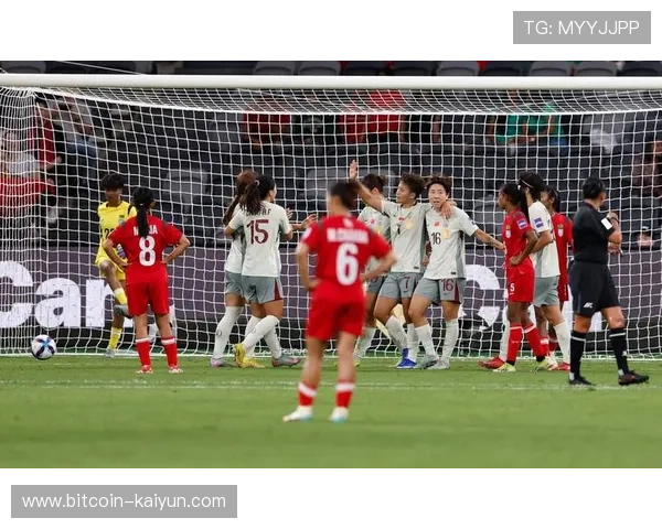 亚洲杯小组赛精彩纷呈 强强对决与冷门频现 各队晋级形势愈加扑朔迷离